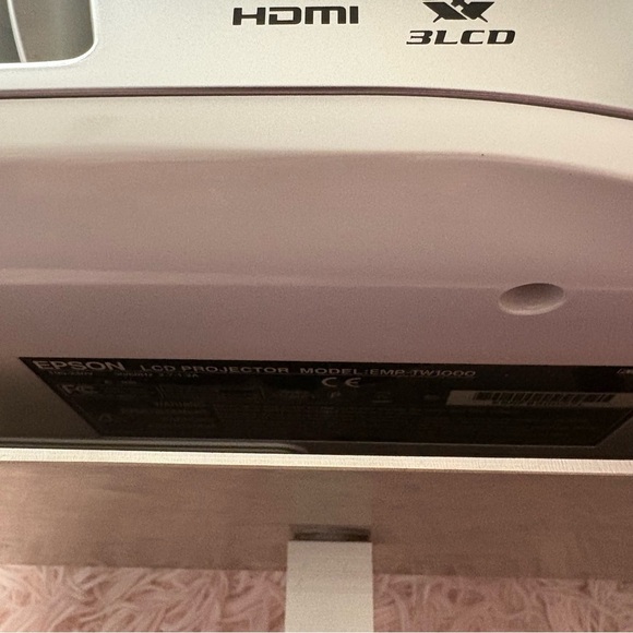EPSON EMP-TW100 Projector HDMI PowerLite Cinema W/ Chord Electronic Movie - Picture 7 of 9